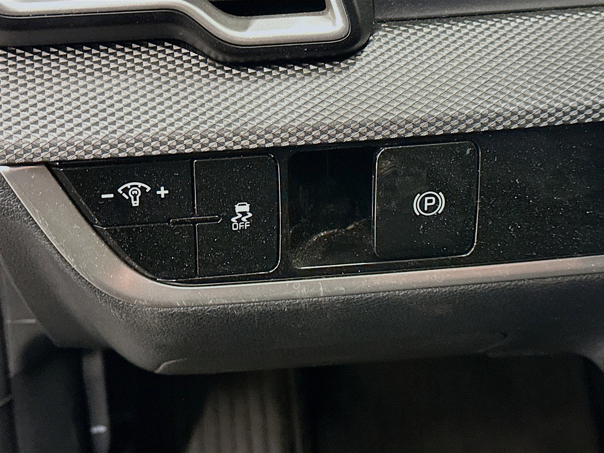 Used 2025 Kia Sportage LX AWD/4WD image 17