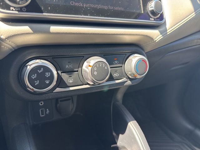 Used 2020 Nissan Versa SV image 11