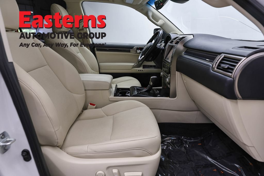 Used 2020 Lexus GX 460 Premium w/ Premium Package AWD/4WD image 29