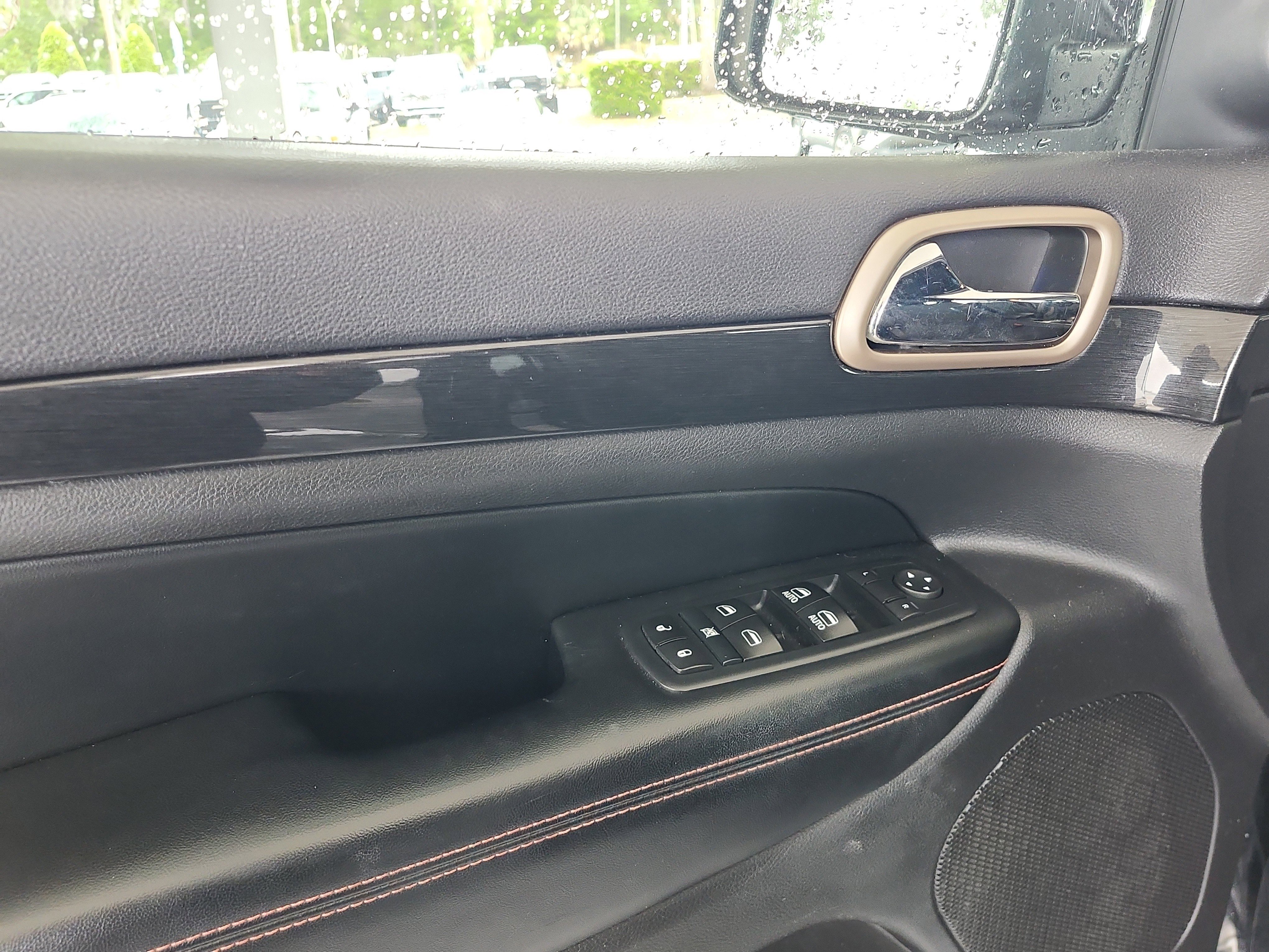 Used 2017 Jeep Grand Cherokee Laredo image 17