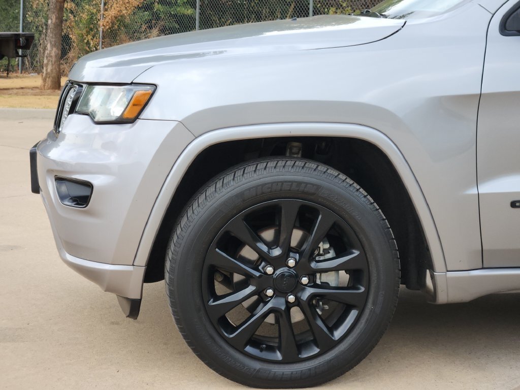 Used 2019 Jeep Grand Cherokee Altitude AWD/4WD image 9