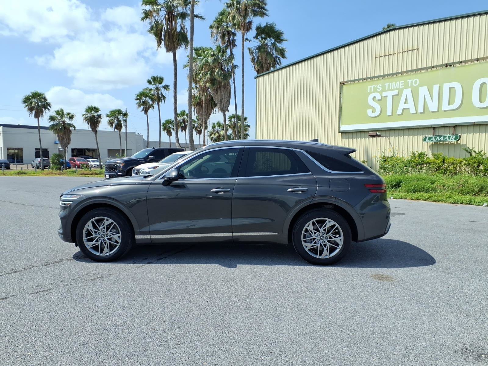 Used 2025 Genesis GV70 2.5T AWD/4WD image 5