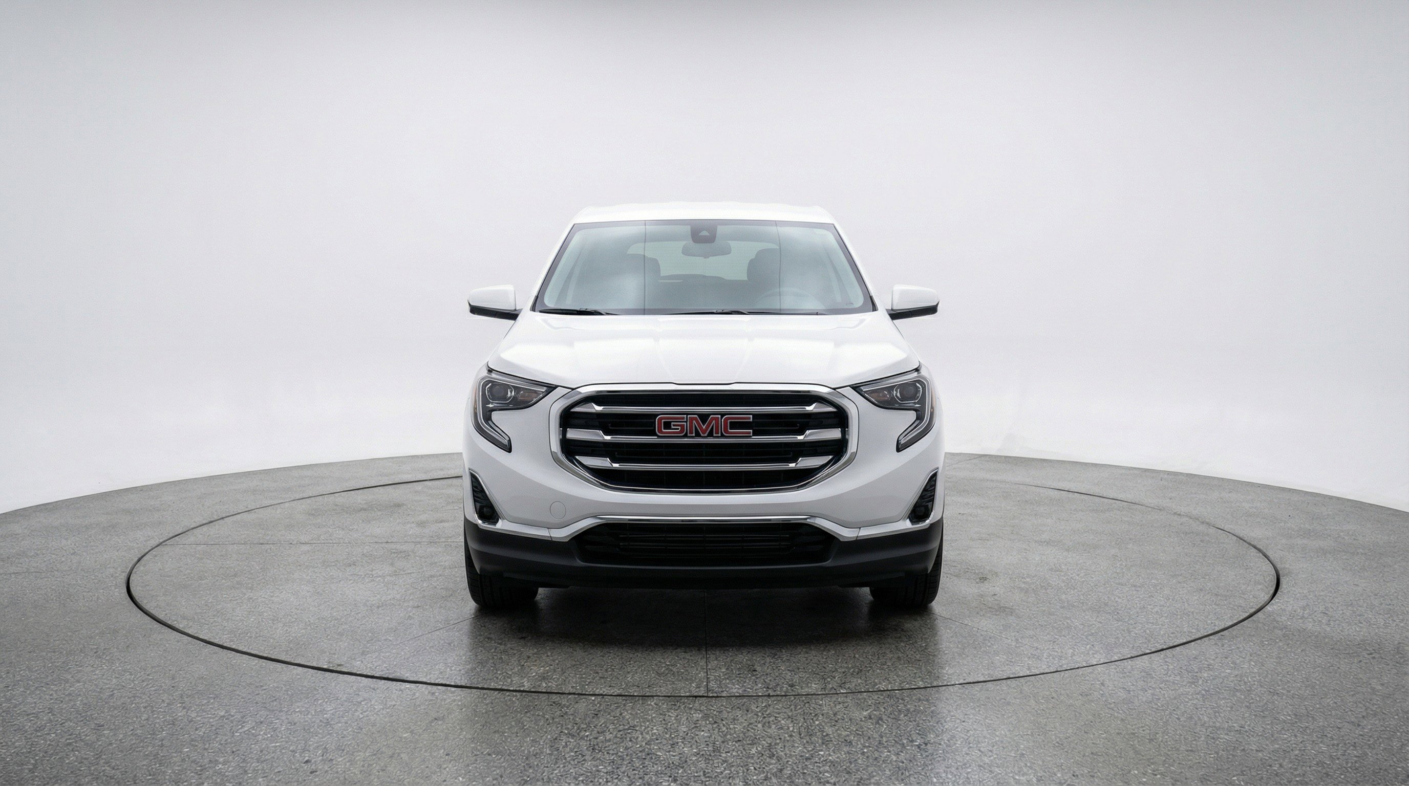 Used 2024 GMC Terrain SLE image 2