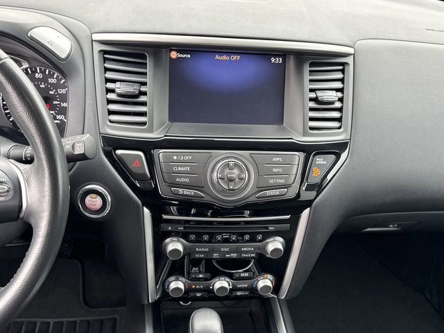 Used 2017 Nissan Pathfinder SV image 17