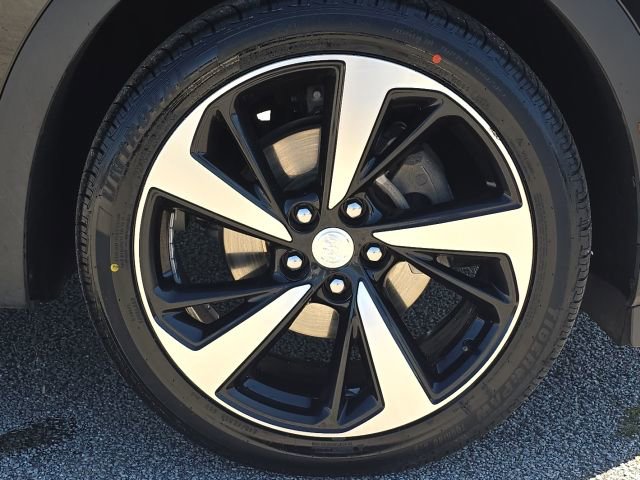 Used 2021 Buick Envision Essence w/ Technology Package I image 9