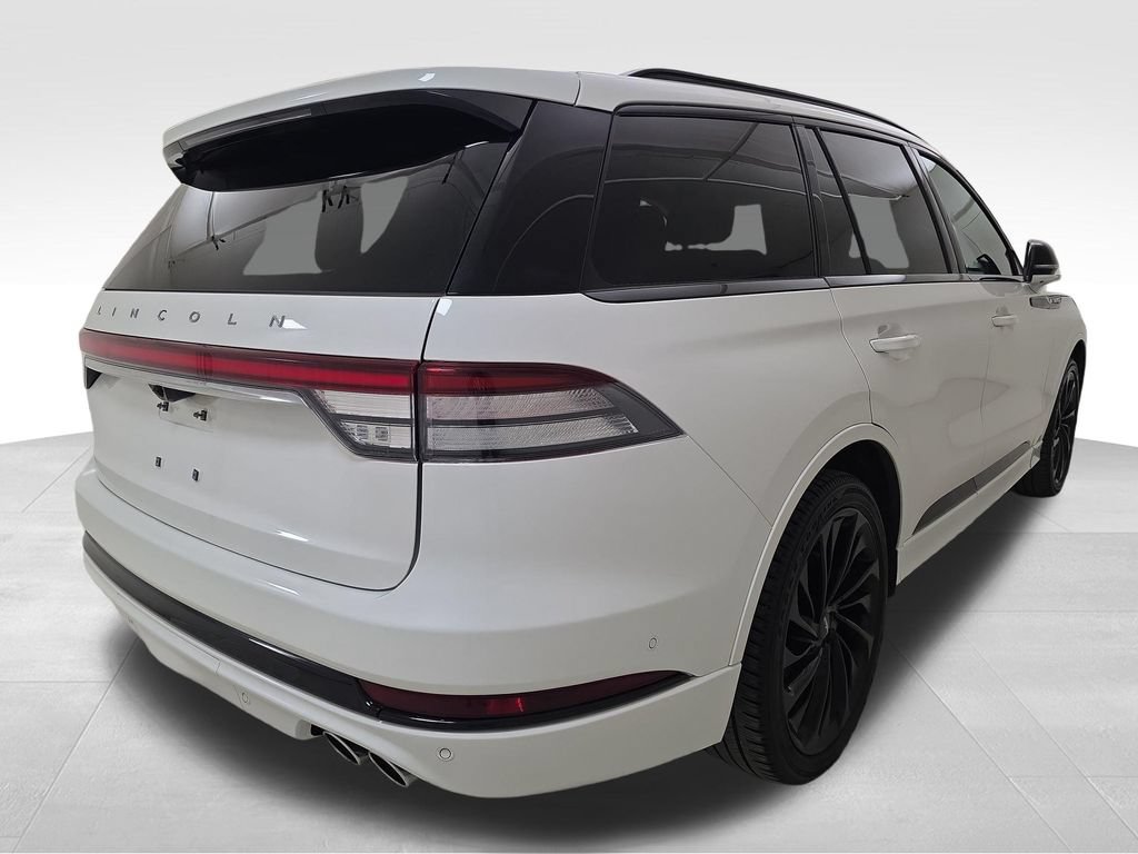 Used 2023 Lincoln Aviator Reserve w/ Equipment Group 201A AWD/4WD image 9