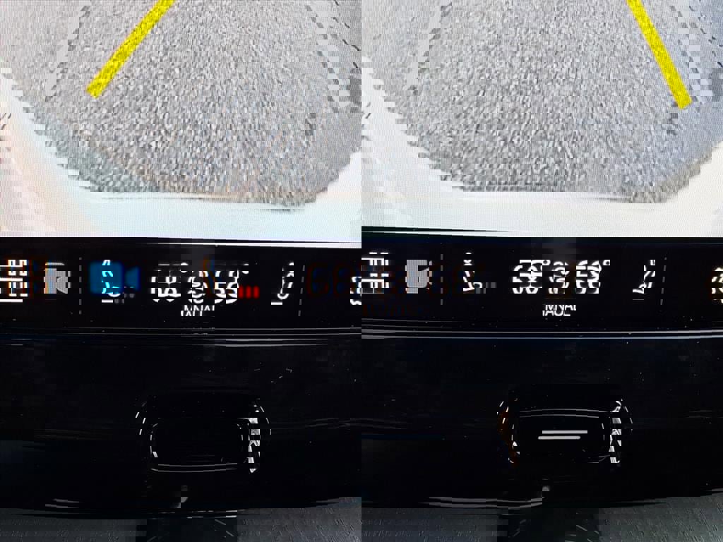 Certified 2025 Volvo XC60 B5 Plus image 23