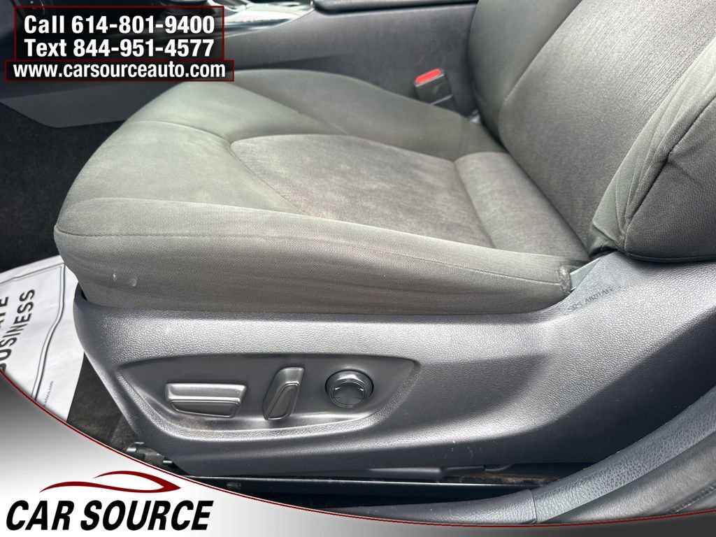 Used 2018 Toyota Camry LE FWD image 10