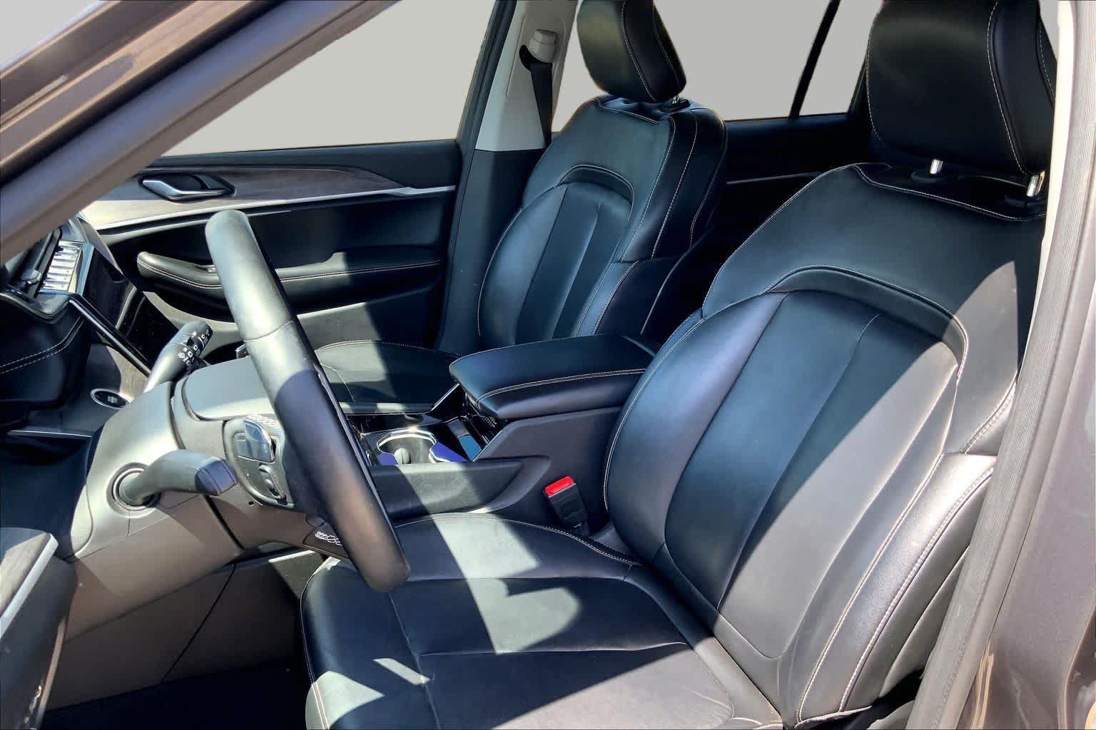 Used 2021 Jeep Grand Cherokee L Limited RWD image 8