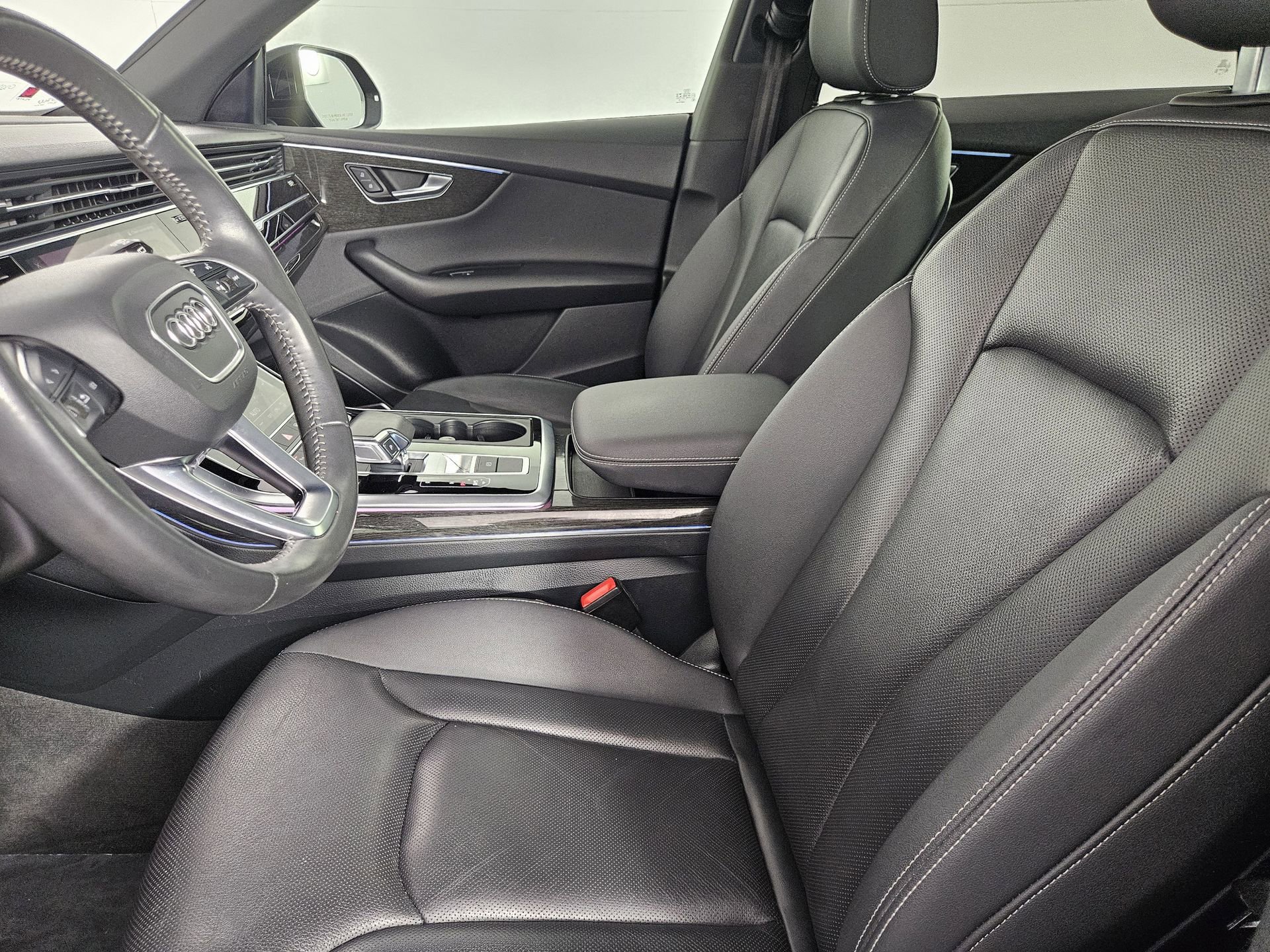 Used 2020 Audi Q8 Premium Plus w/ Premium Plus Package AWD/4WD image 16