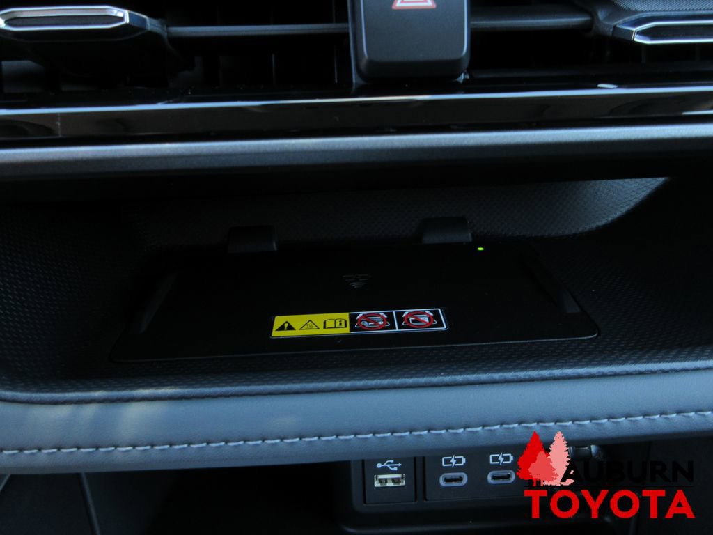 New 2026 Toyota Highlander XLE image 15