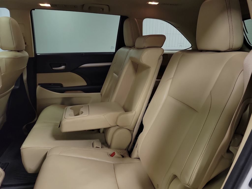 Used 2016 Toyota Highlander XLE AWD/4WD image 27
