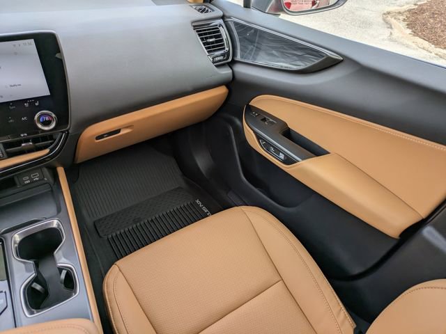 Used 2024 Lexus NX 250 FWD w/ Cold Area Package image 21