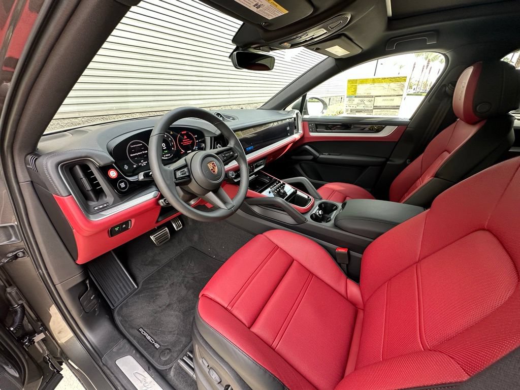 Certified 2026 Porsche Cayenne S AWD/4WD image 4