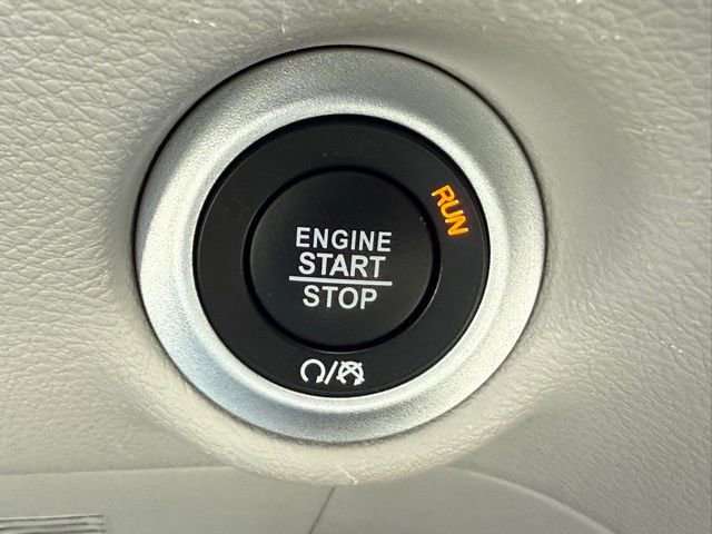 Certified 2024 Chrysler Pacifica Touring-L image 31