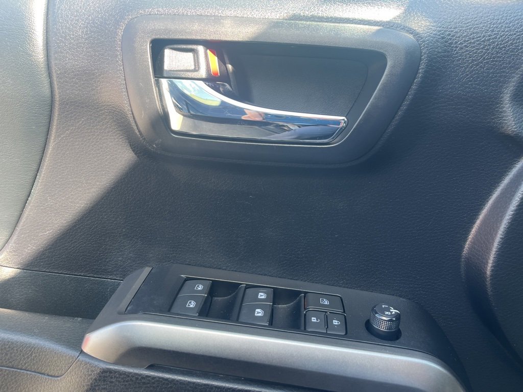 Used 2020 Toyota Tacoma Limited image 28