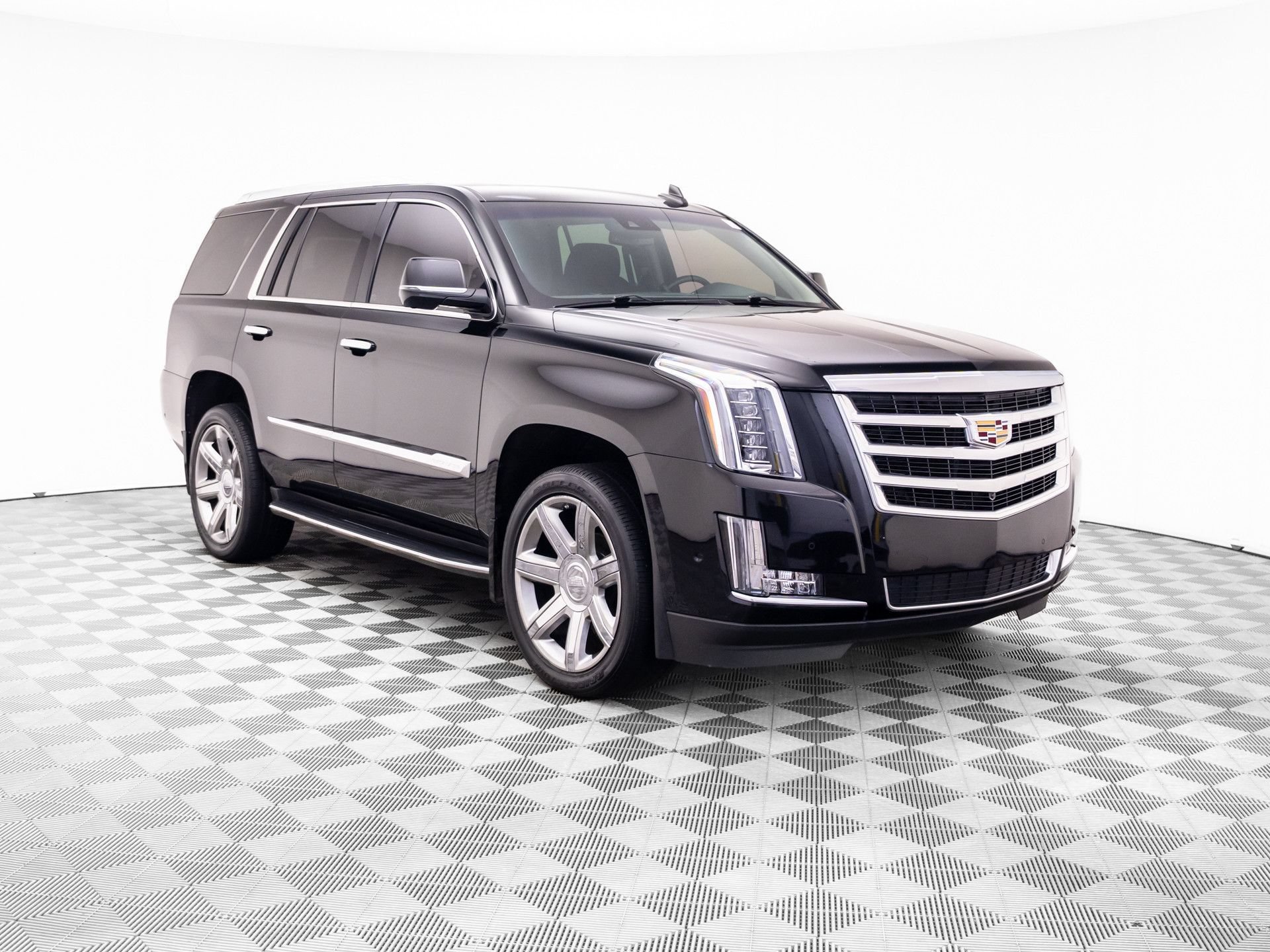 Used 2019 Cadillac Escalade Luxury AWD/4WD image 7