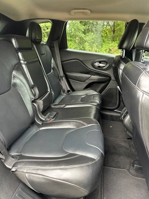 Used 2014 Jeep Cherokee Limited w/ Technology Group FWD image 19