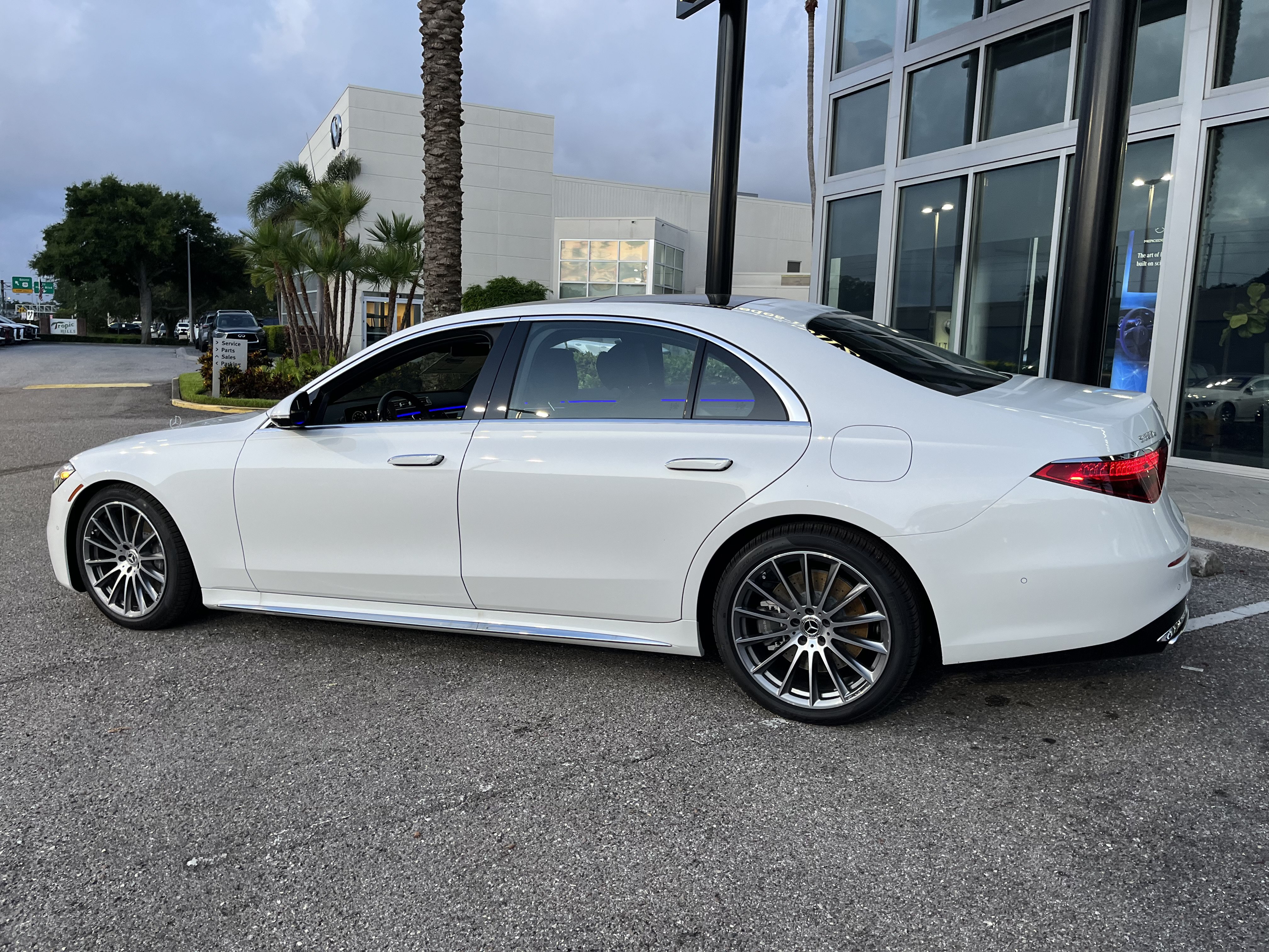 New 2026 Mercedes-Benz S 580e 4MATIC Sedan image 4