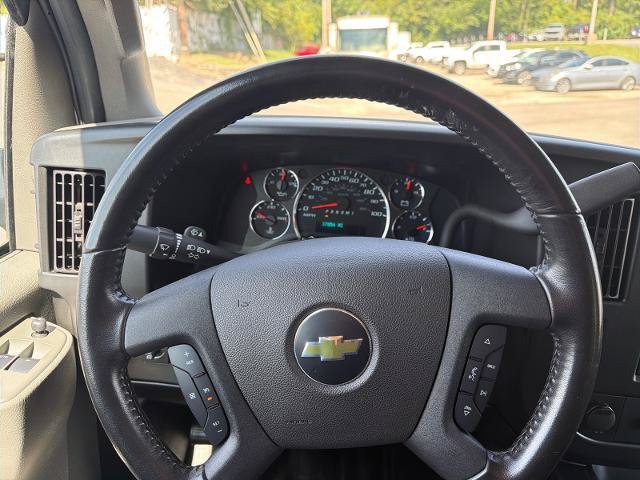 Used 2022 Chevrolet Express 3500 LS RWD image 9