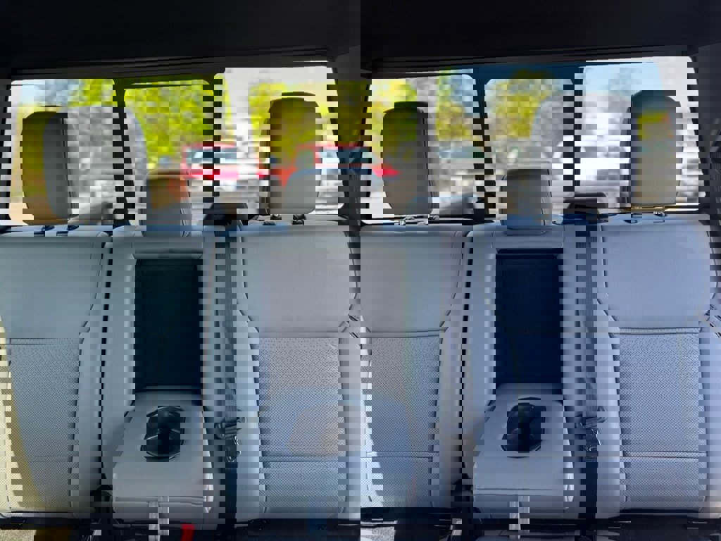 New 2023 Ford F150 Lightning Lariat image 27