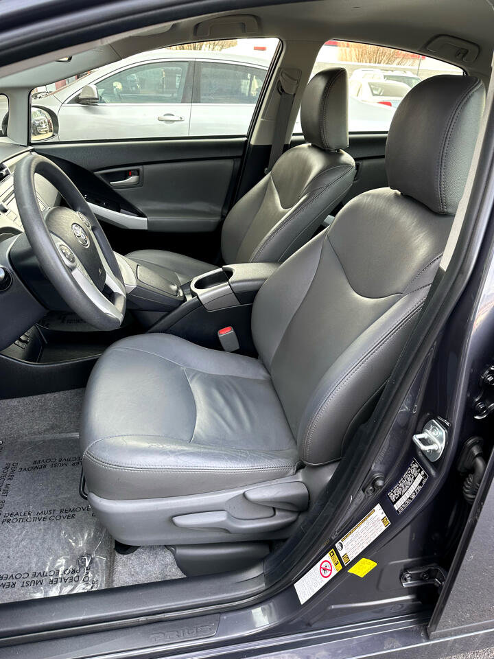 Used 2014 Toyota Prius Prime Plug-In Hybrid image 3