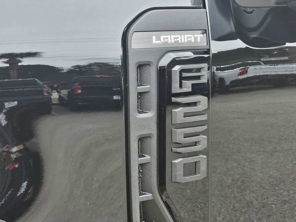 New 2026 Ford F250 Lariat w/ Black Appearance Package image 25