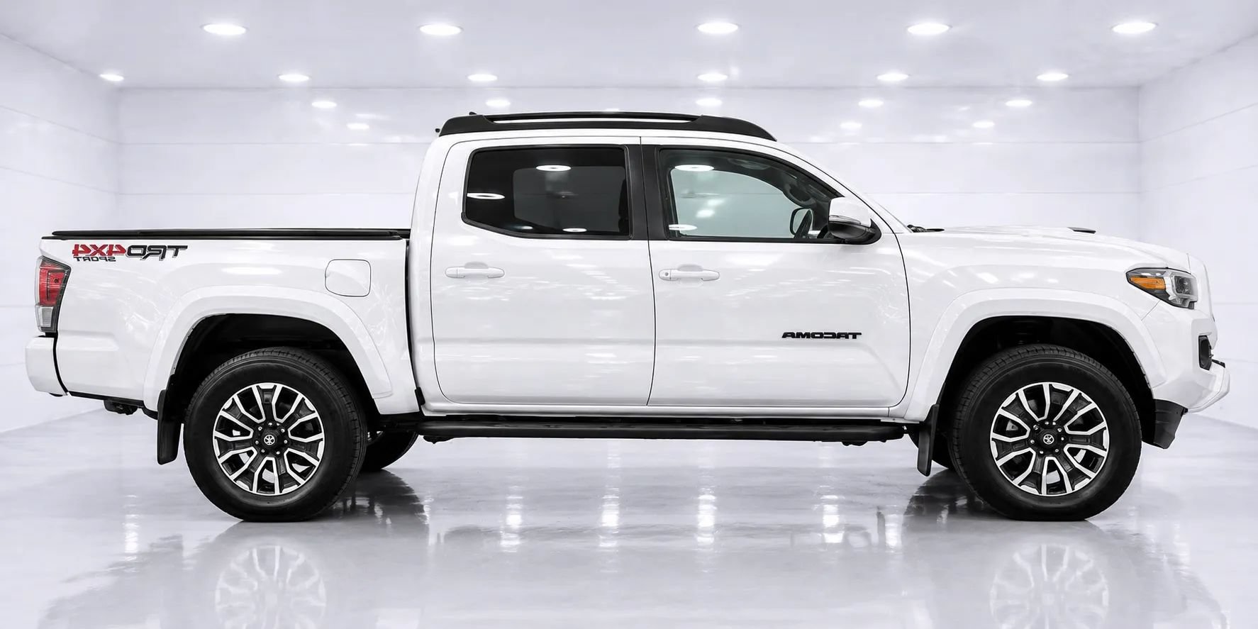 Used 2023 Toyota Tacoma TRD Sport AWD/4WD image 6