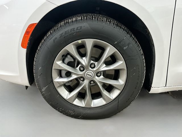 New 2026 Chrysler Pacifica Select image 32
