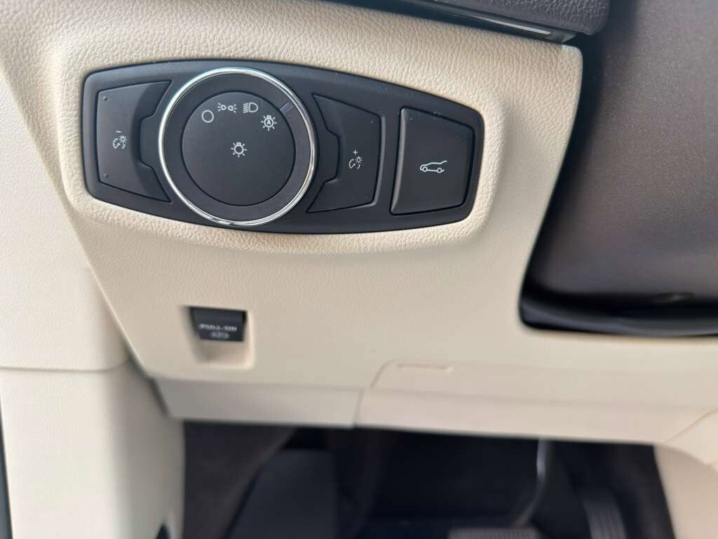 Used 2018 Lincoln MKC Reserve w/ Lincoln MKC Climate Package image 15