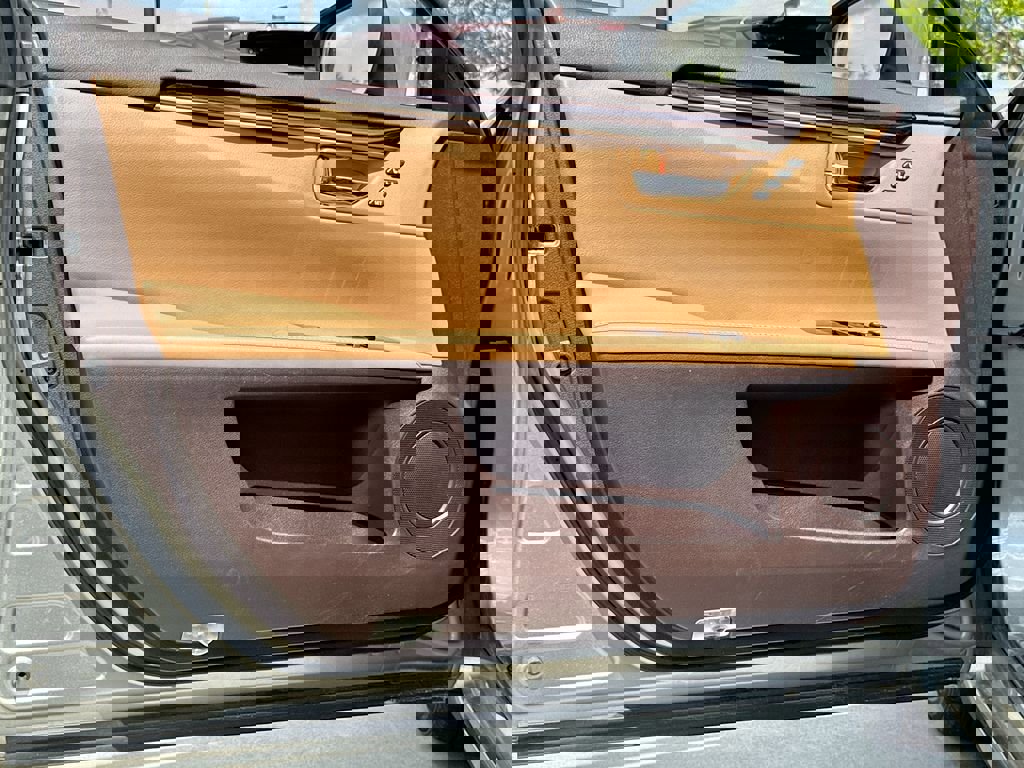 Used 2016 Lexus ES 350 w/ Luxury Package w/Wood Trim image 33