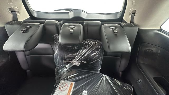 New 2026 Nissan Pathfinder Platinum image 15