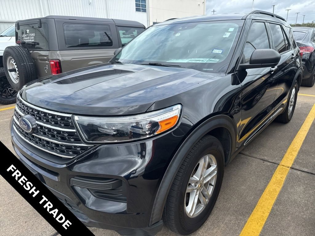 Used 2021 Ford Explorer XLT image 3