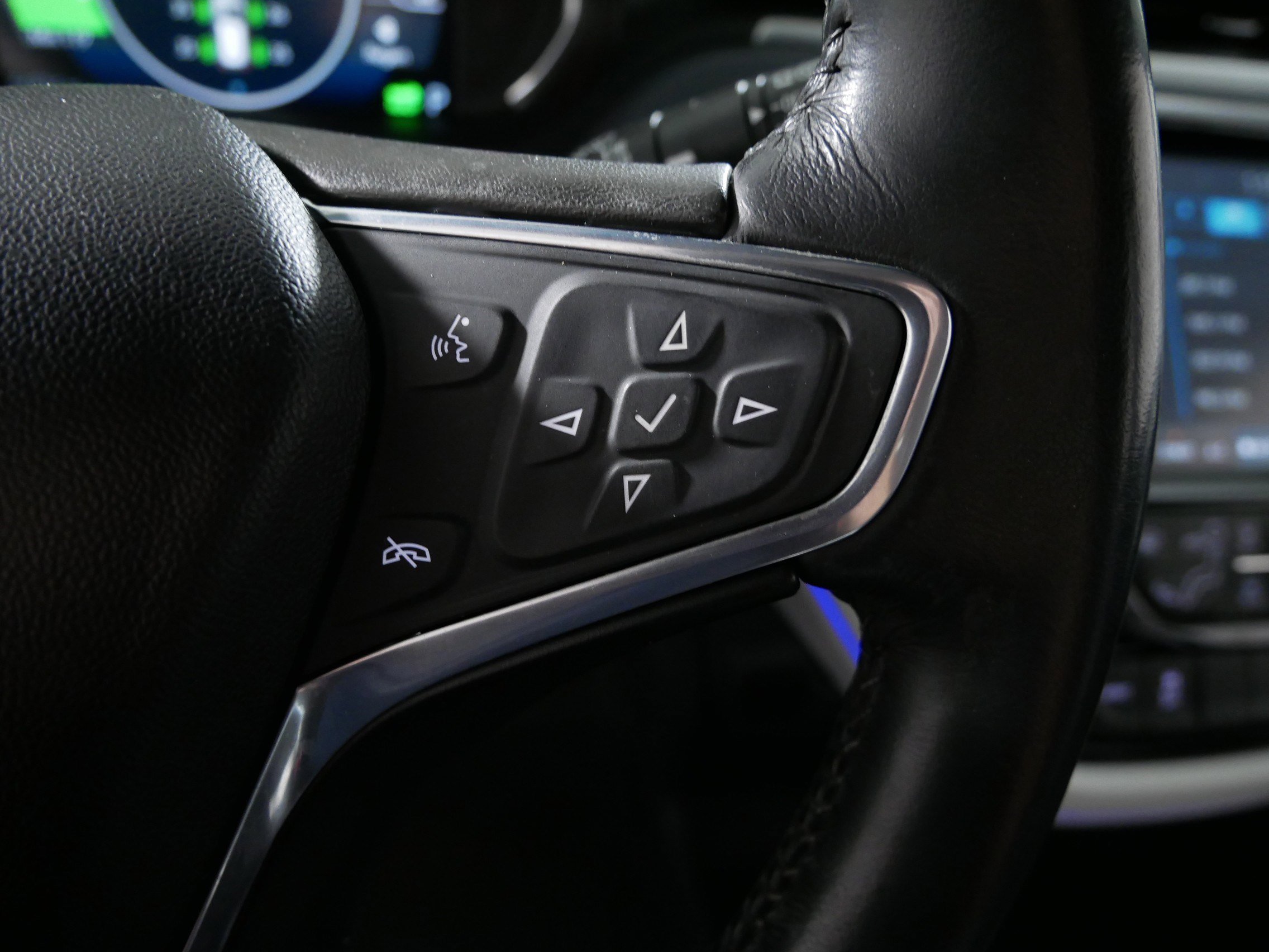 Used 2019 Chevrolet Bolt Premier w/ Infotainment Package image 29