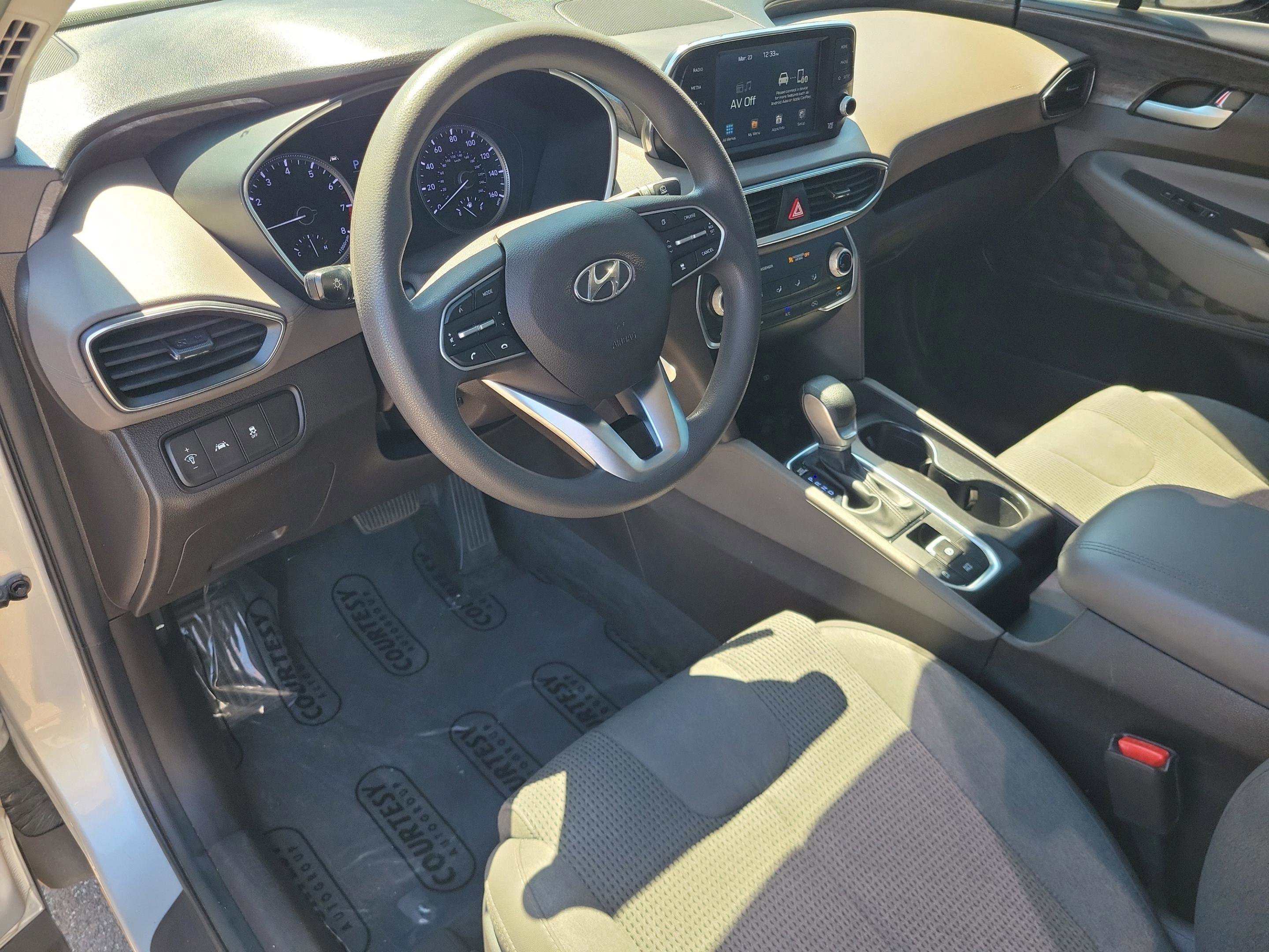 Used 2020 Hyundai Santa Fe SE image 20