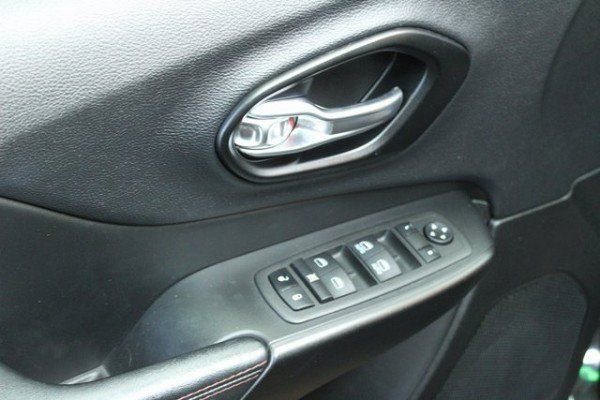 Used 2022 Jeep Cherokee Trailhawk w/ Trailer Tow Group AWD/4WD image 13