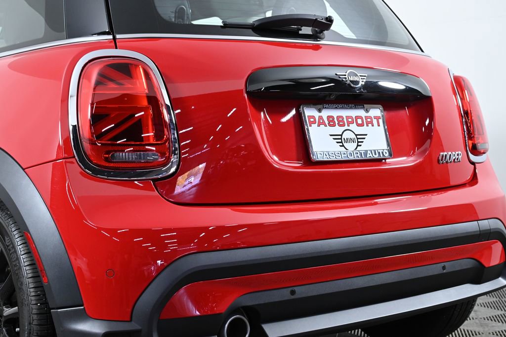 Certified 2024 MINI Cooper 2-Door Hardtop image 8