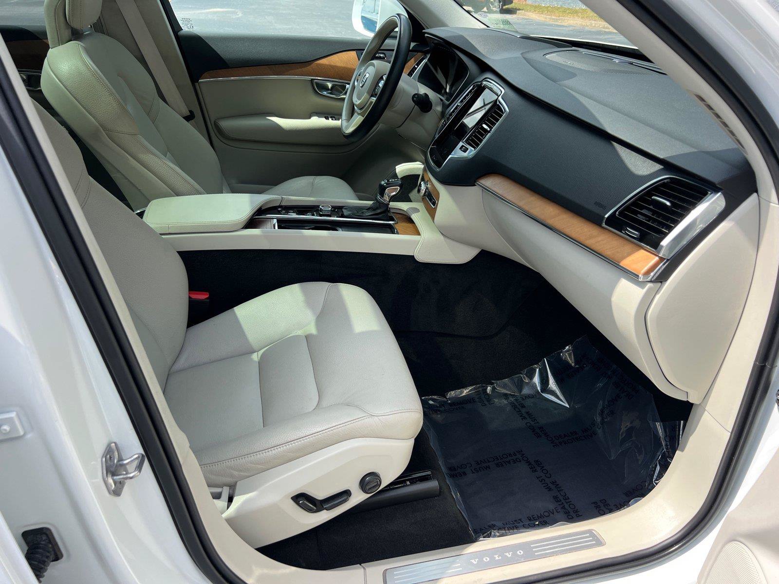 Used 2021 Volvo XC90 T6 Momentum w/ Advanced Package AWD/4WD image 13