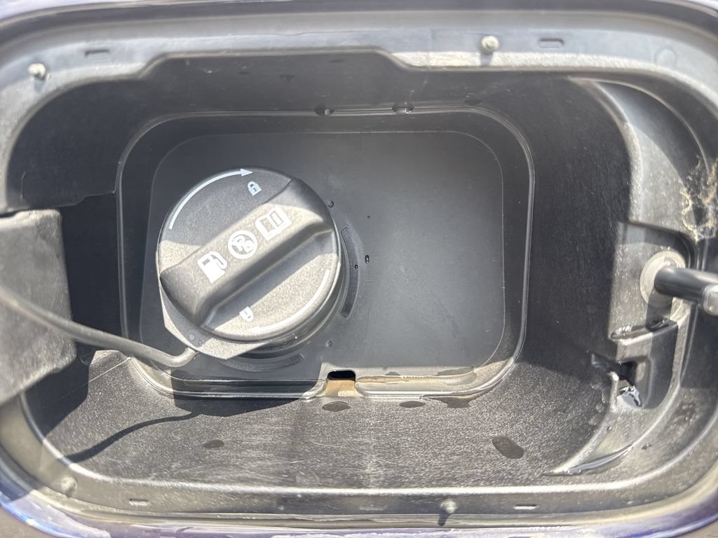 Used 2025 Kia Carnival EX FWD image 37
