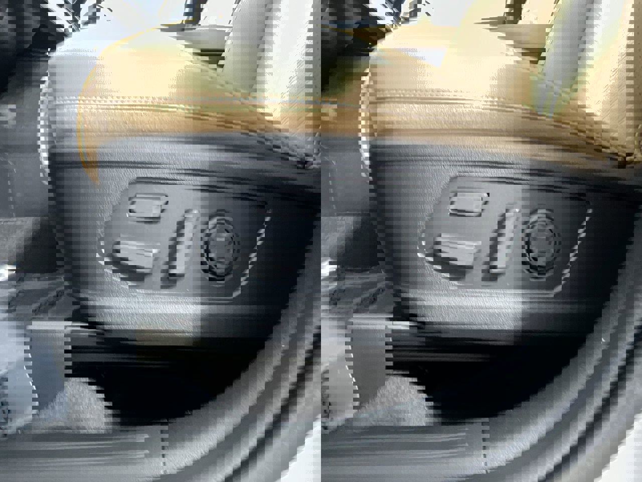 New 2026 Kia Sorento SX Prestige w/ Olive Brown Leather Package image 15