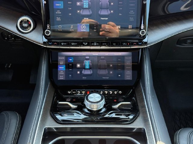 New 2024 Jeep Grand Wagoneer Series I w/ HD Trailer Tow Package AWD/4WD image 19