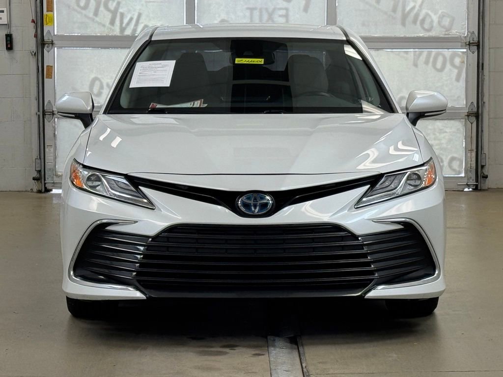Used 2021 Toyota Camry XLE FWD image 2