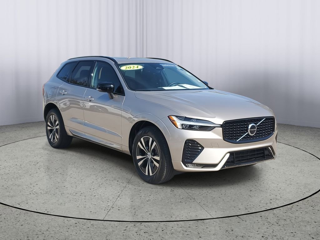 Used 2024 Volvo XC60 B5 Core image 2