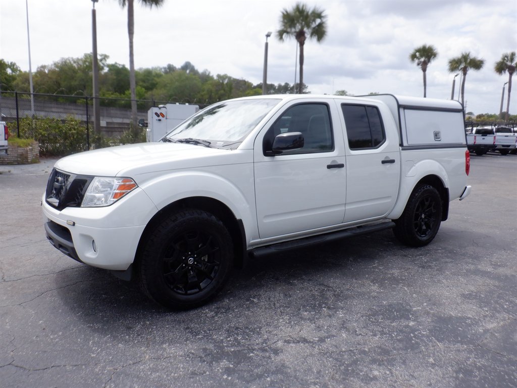 Used 2021 Nissan Frontier SV w/ Midnight Edition Floor Mats image 2