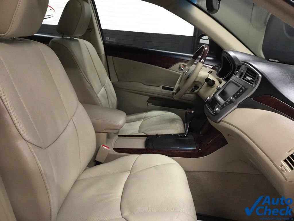 Used 2011 Toyota Avalon Limited FWD image 34