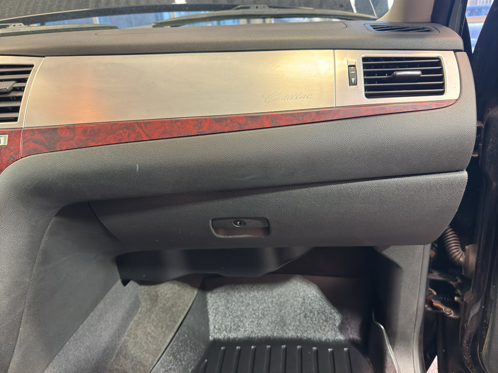 Used 2013 Cadillac Escalade ESV Luxury image 23