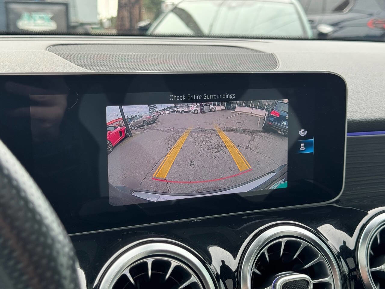 Used 2021 Mercedes-Benz GLB 35 AMG 4MATIC image 40