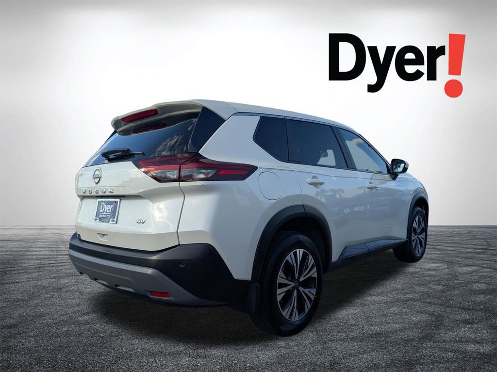 Used 2023 Nissan Rogue SV image 3