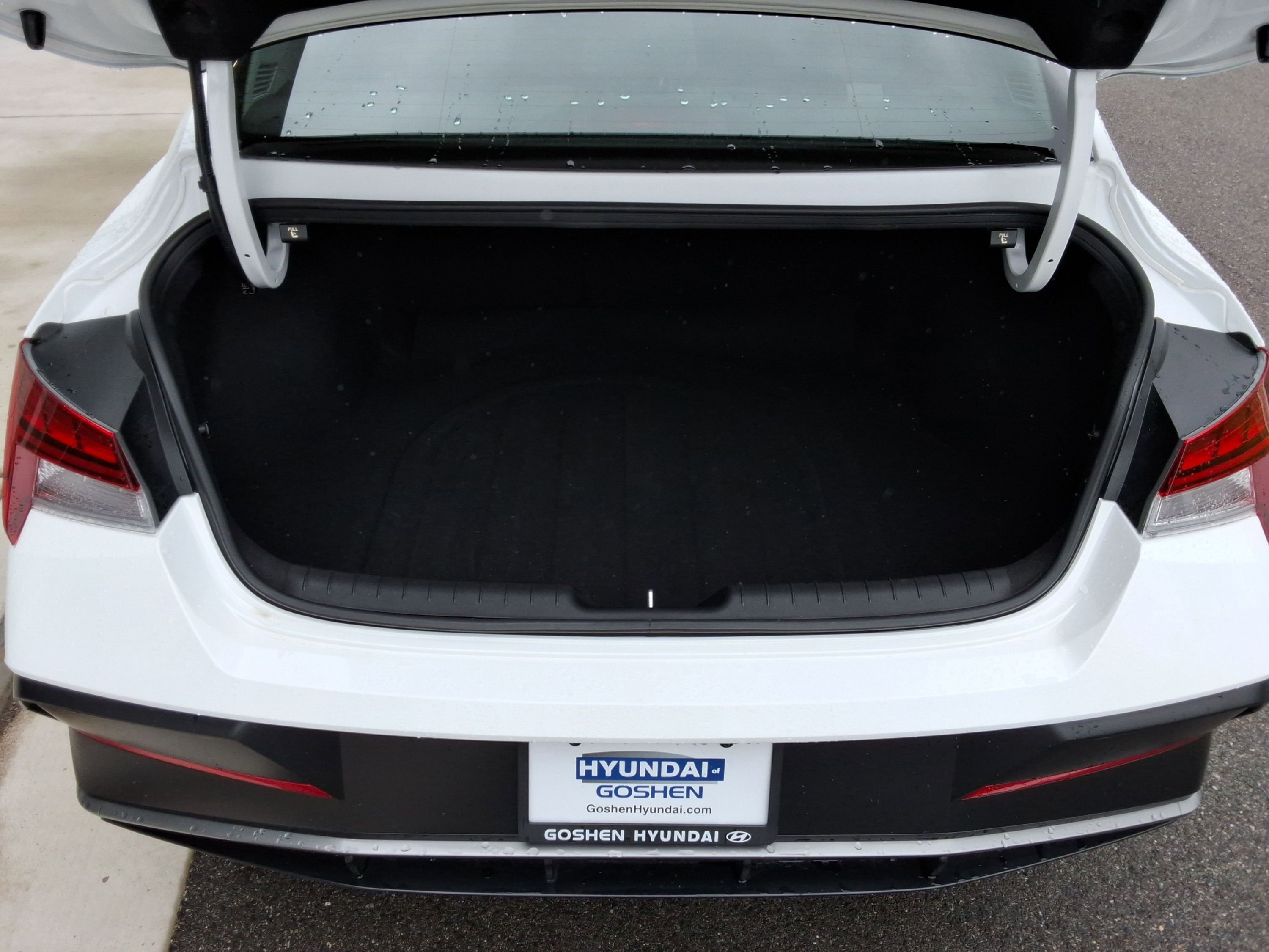 Used 2025 Hyundai Elantra SEL FWD image 32