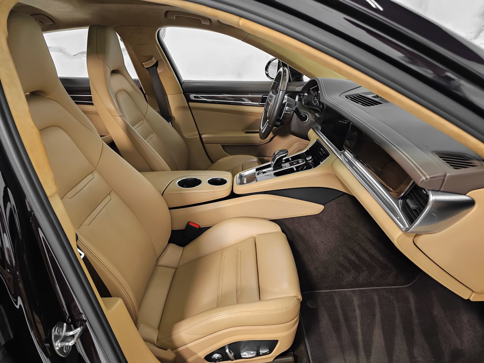 Used 2017 Porsche Panamera Turbo image 4